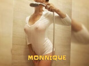 MONNIQUE_